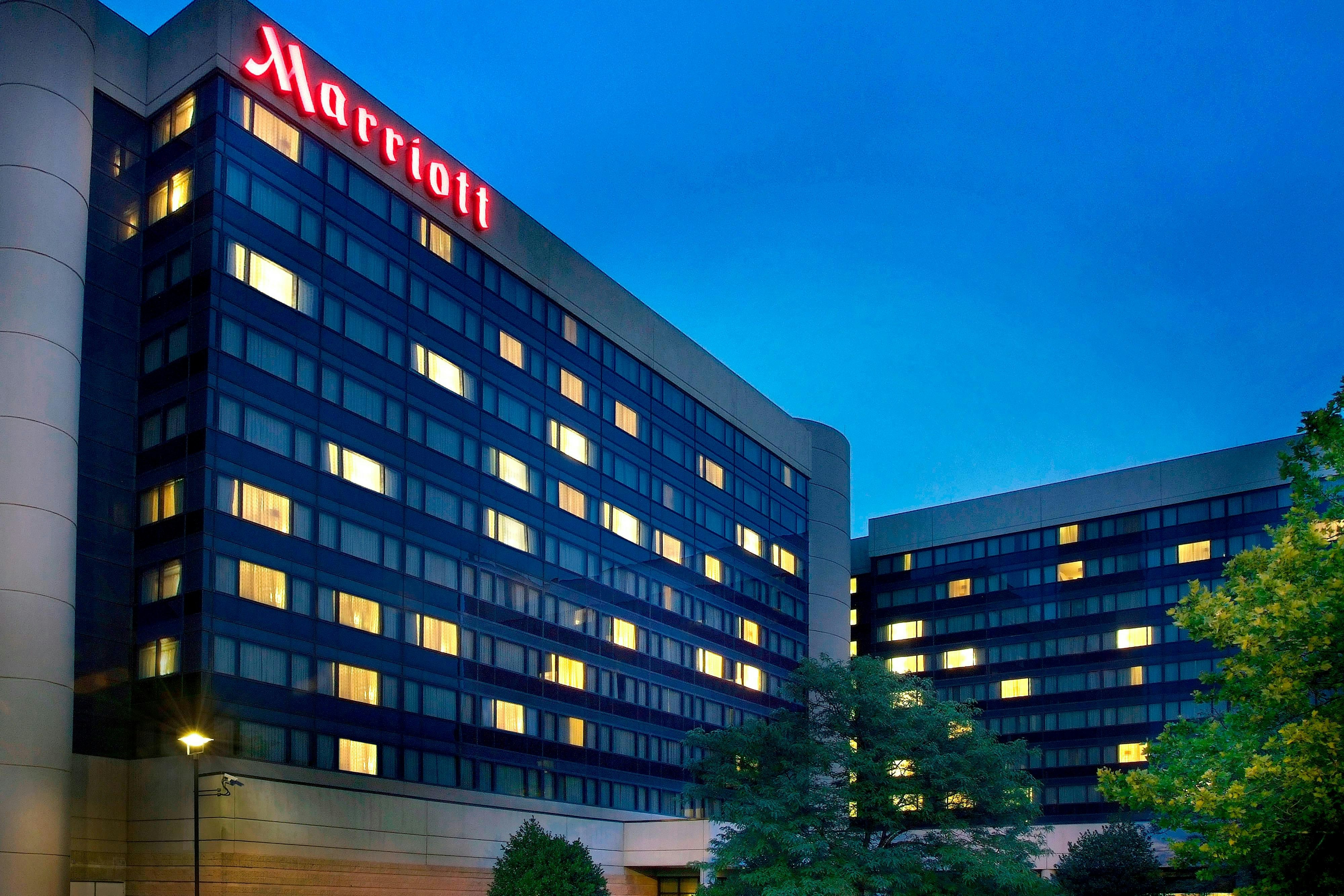Newark Liberty International Airport Marriott 1/45