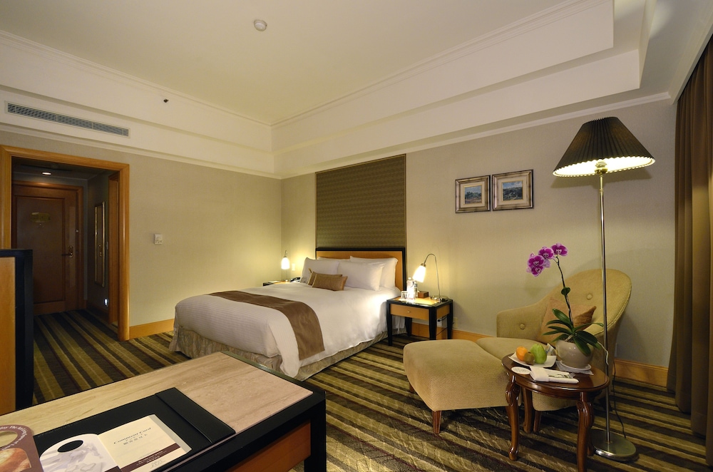 Lees Hotel 31/51