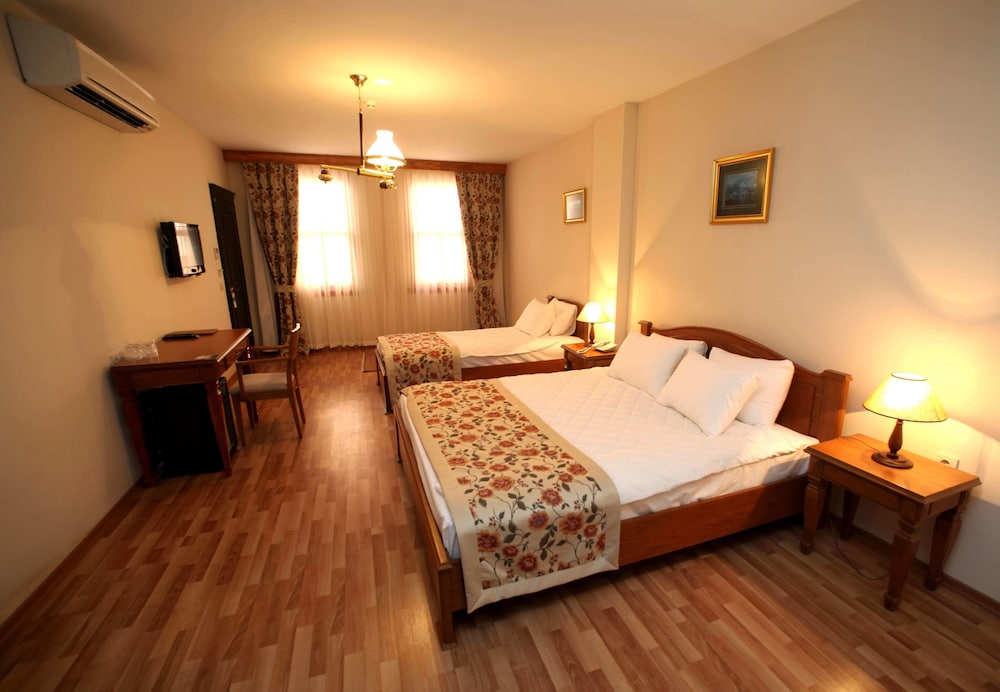 Lalinn Hotel 23/72