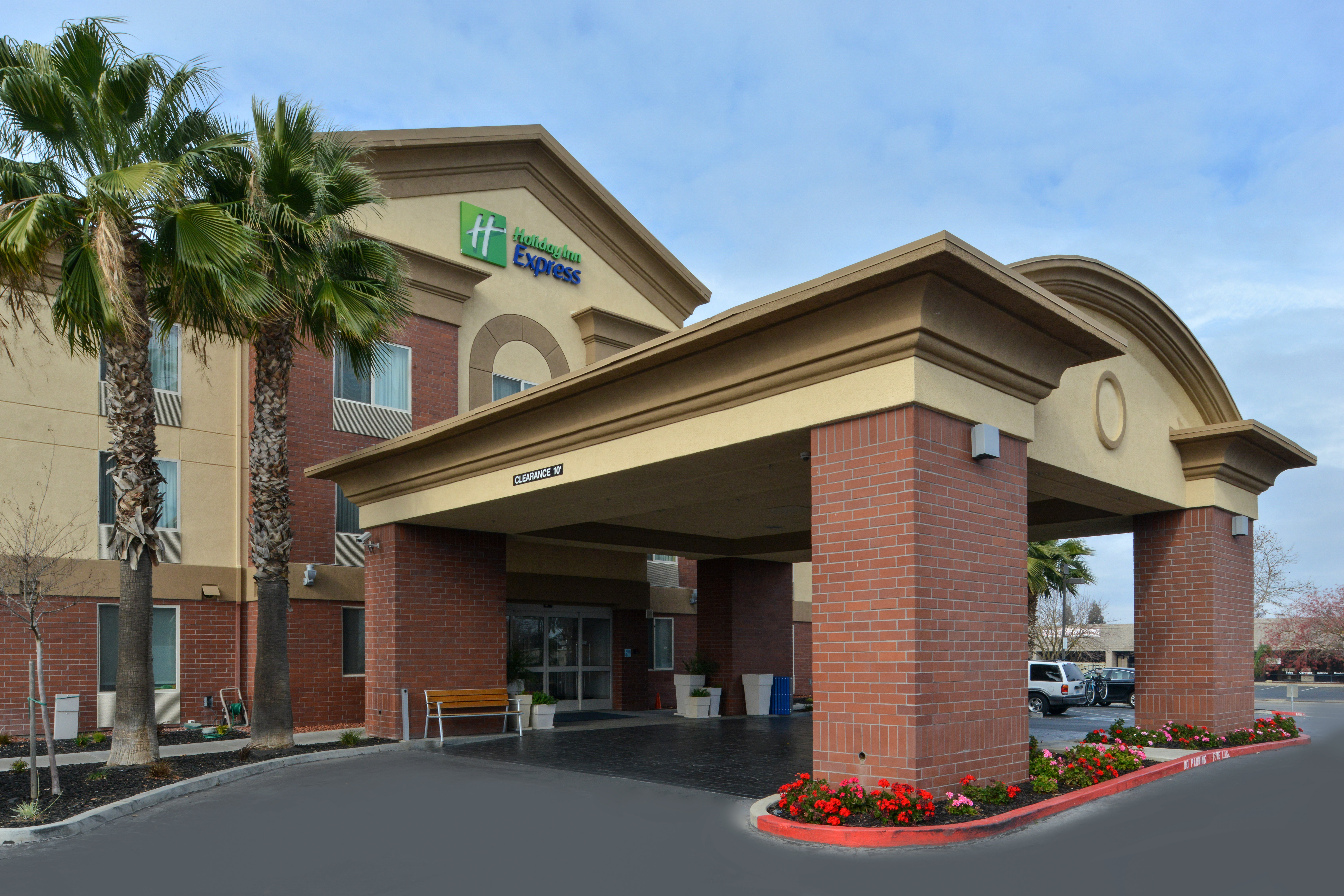 Holiday Inn Express Woodland 2/53