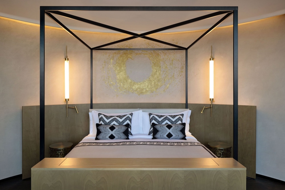 Paragraph Freedom Square, a Luxury Collection Hotel, Tbilisi 12/50