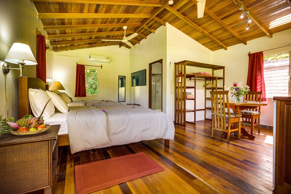 Tanager RainForest Lodge 11/64
