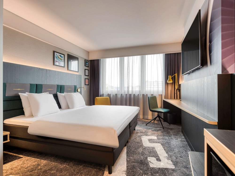 SUPERIOR, KING BED