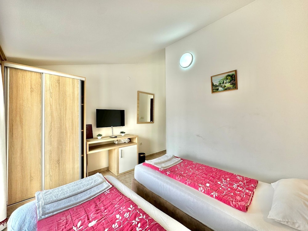 Hotel Grbalj 18/75