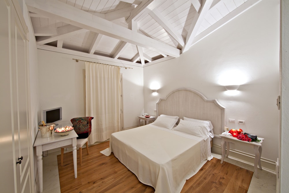 Tarthes Hotel 28/72