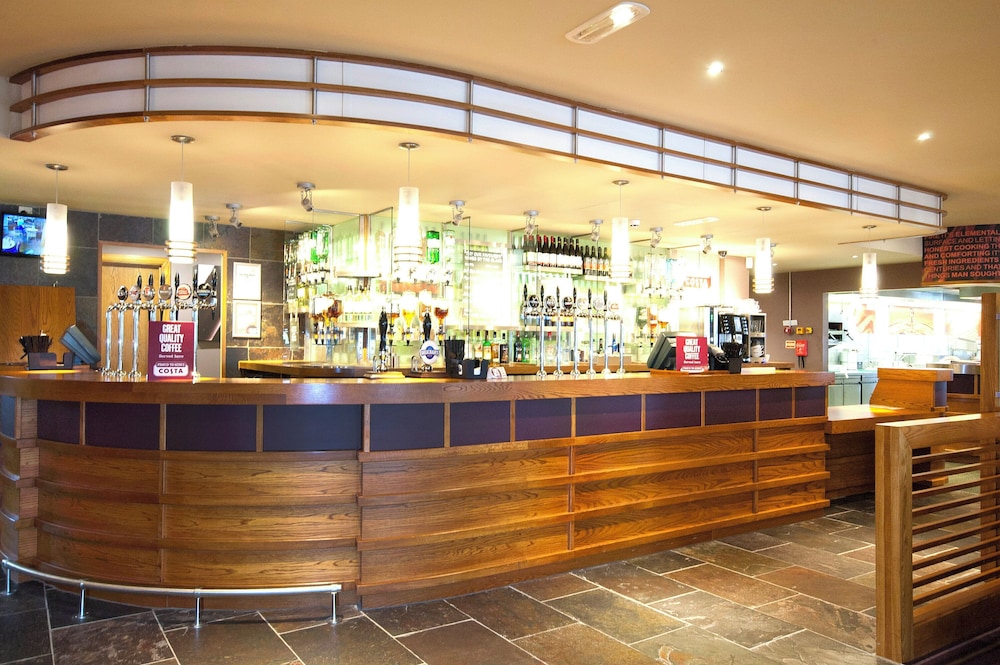 Premier Inn Glasgow Newton Mearns (M77 J4) 7/54