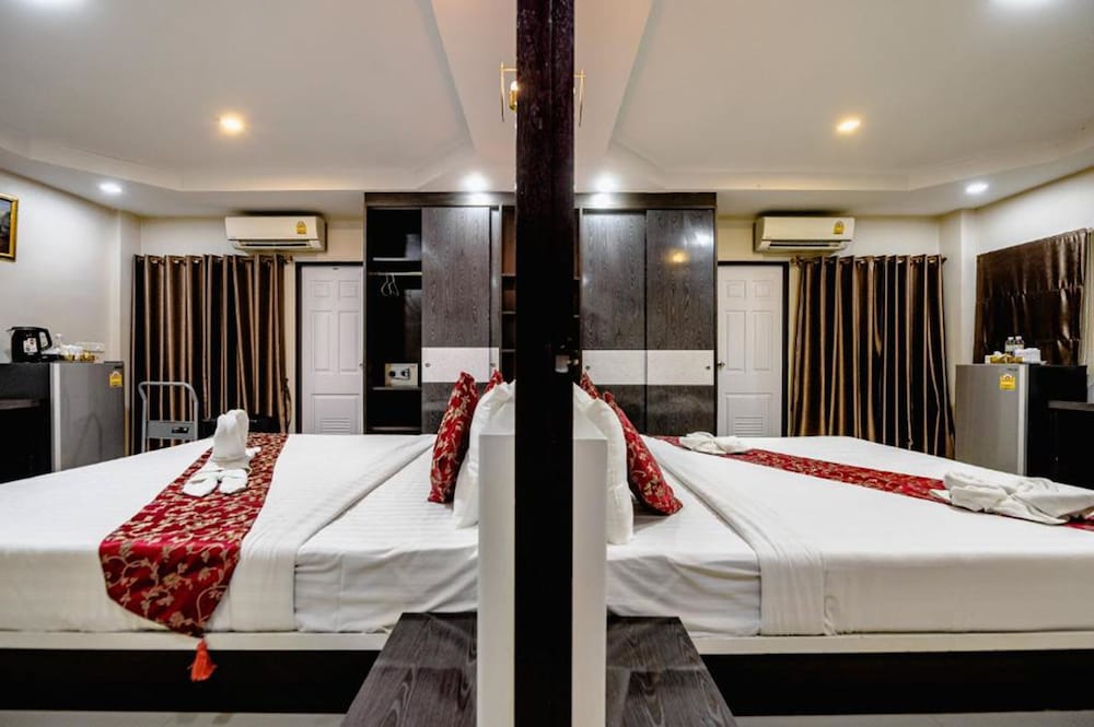 Gold Airport Suites 38/66