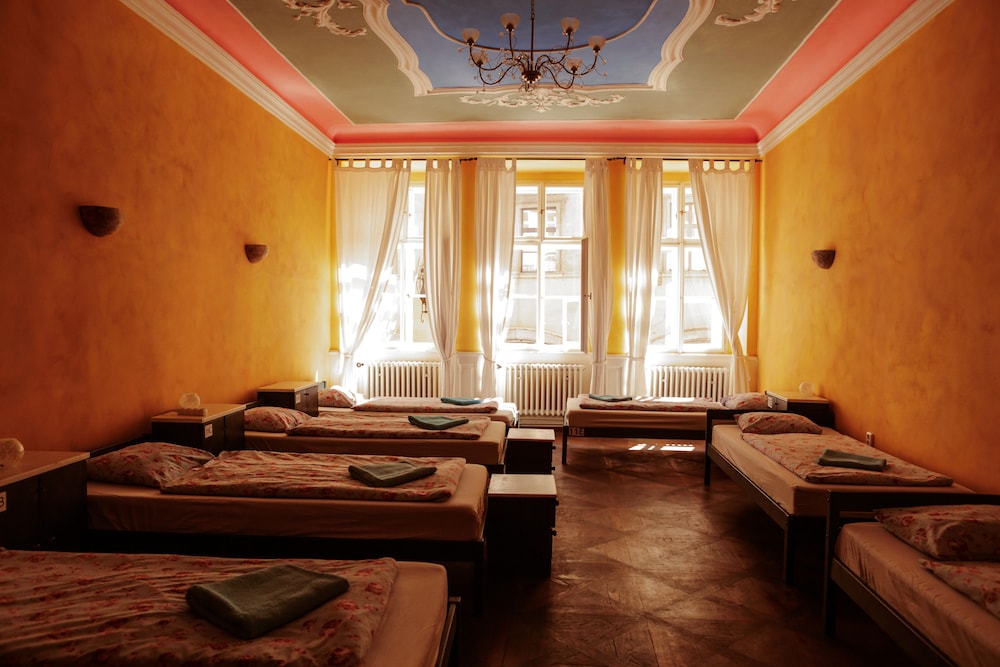 Charles Bridge Hostel & Apartments 79/98
