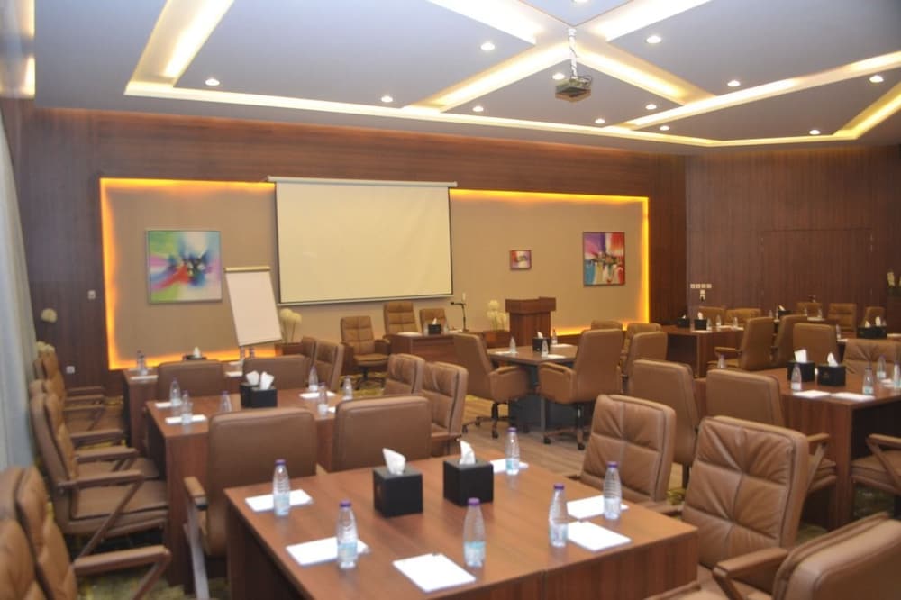 فندق مشارف المدن للأجنحة الفندقية(Msharef Al Moden Suites) 48/55