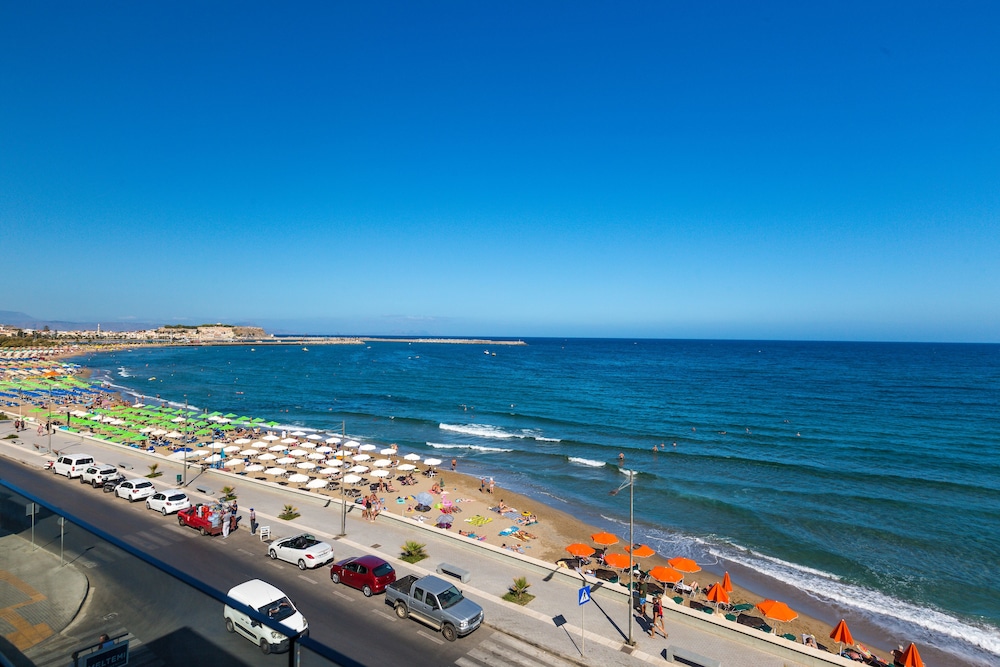 Meltemi Coast Suites 52/68