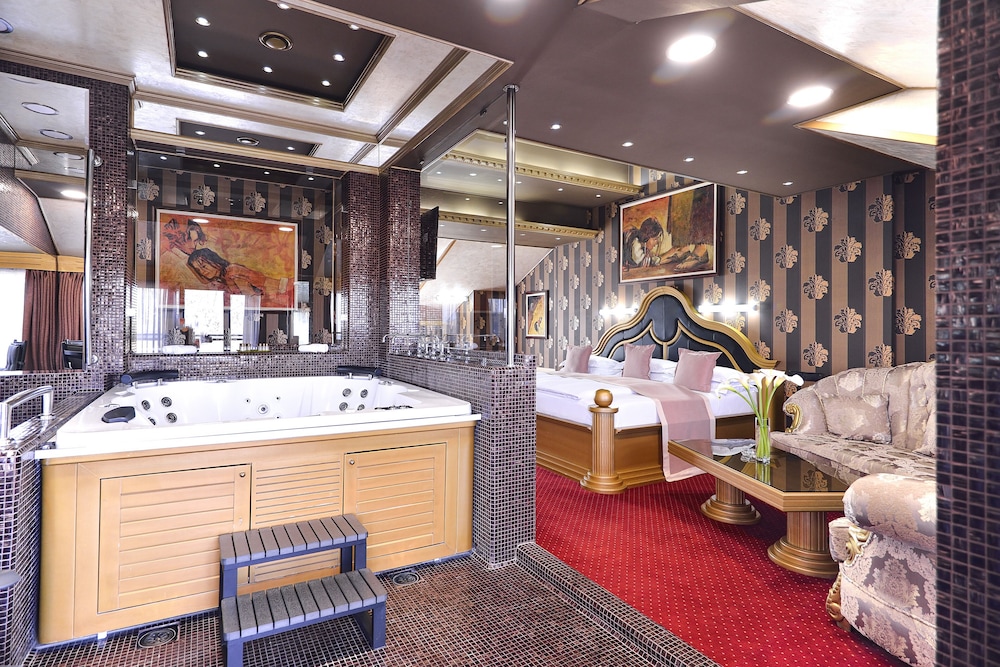 Prezident Hotel 56/75