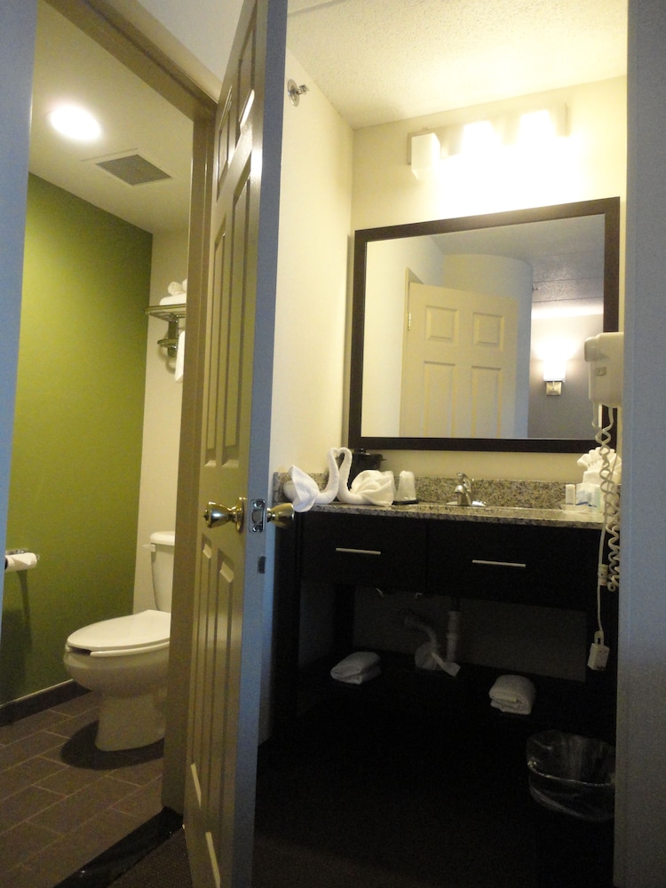 Wingate by Wyndham Salisbury 20/37