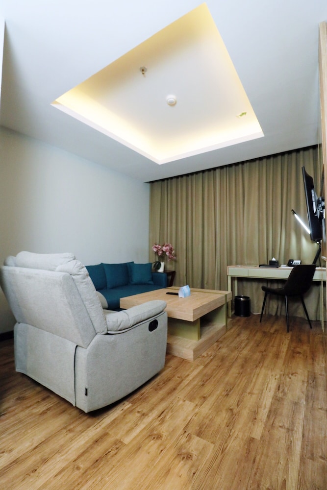Bigland Hotel Bogor 30/50