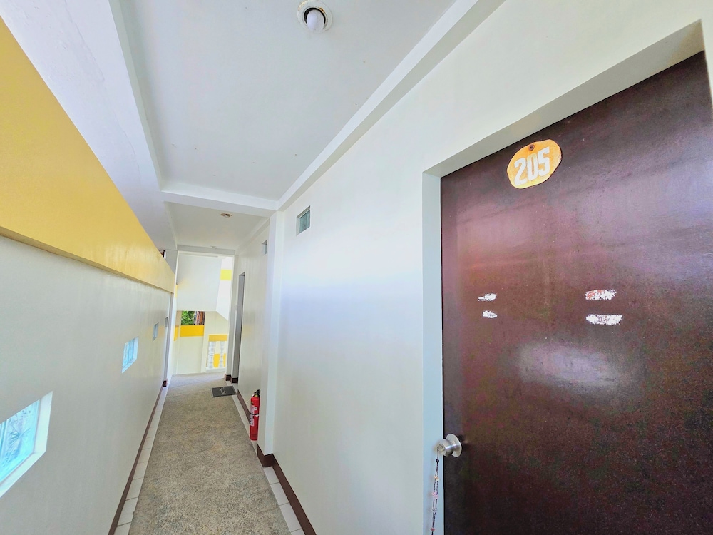 BANS BEACH RESORT 7/40