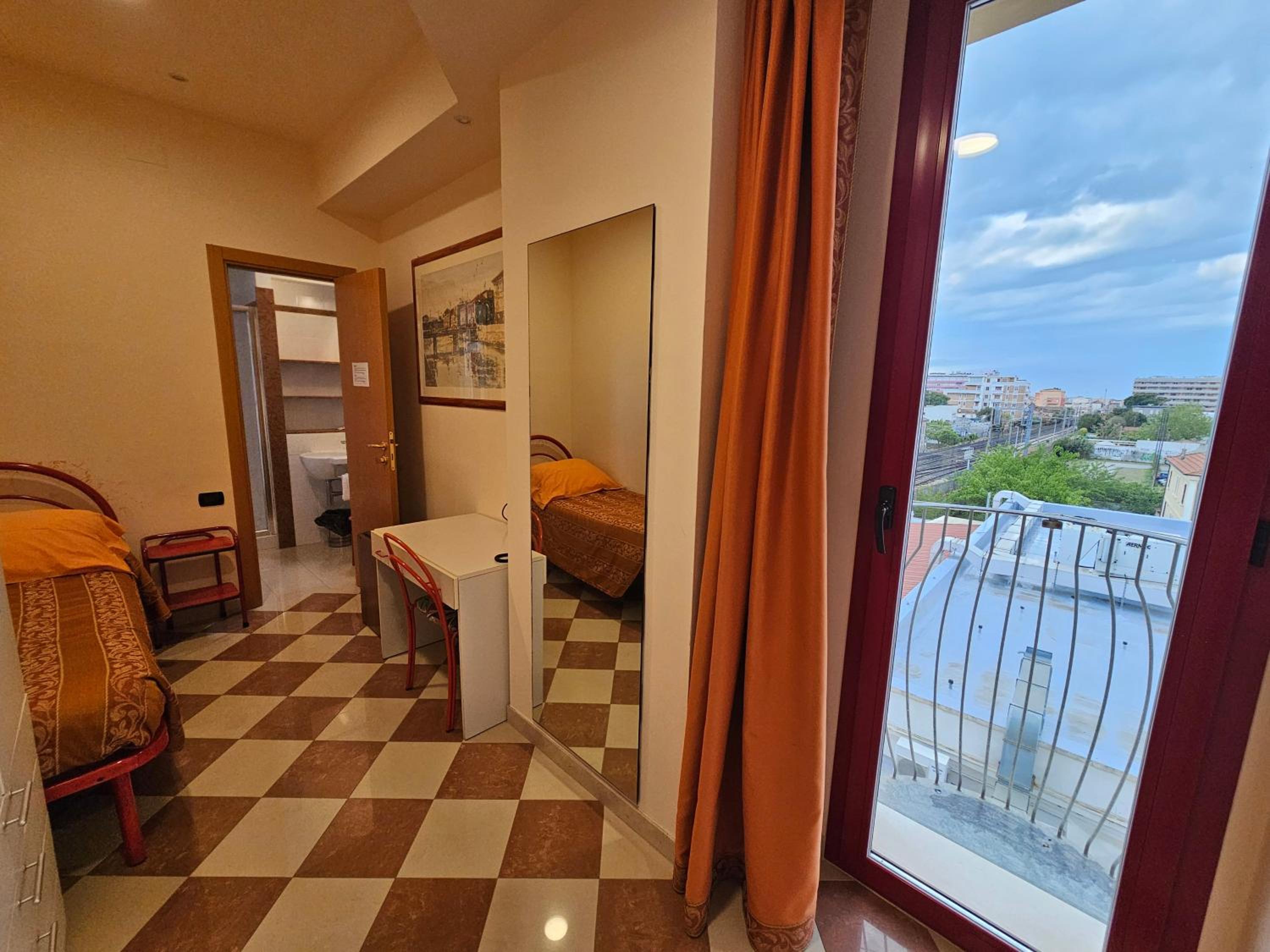 Hotel Fiorella 36/50