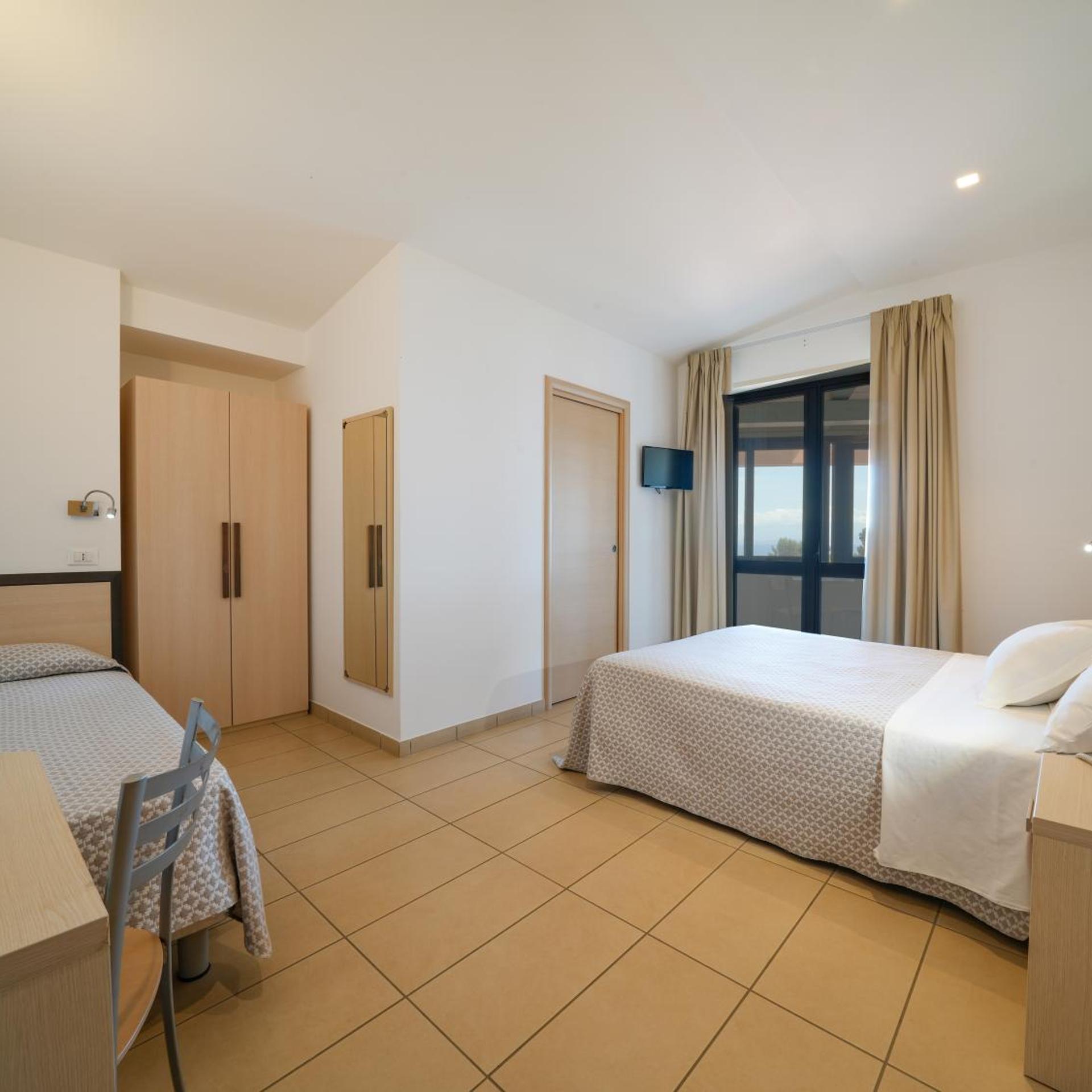Standard, Triple, Sea View