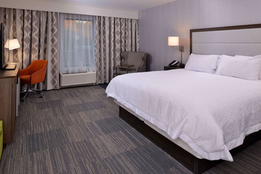 Hampton Inn & Suites Albany/East Greenbush 11/46