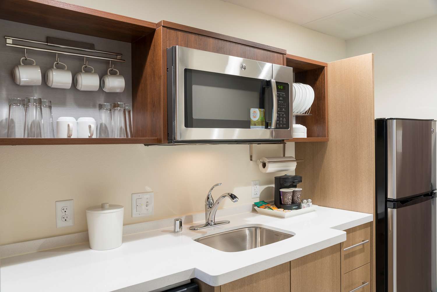 SUITE, KING BED, ACCESSIBLE