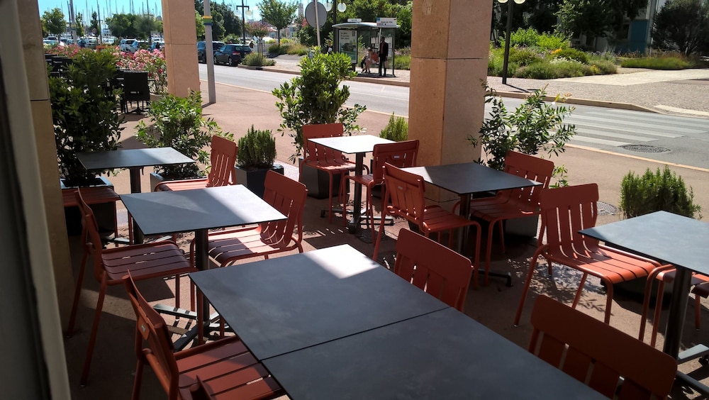 Ibis Martigues 3/70