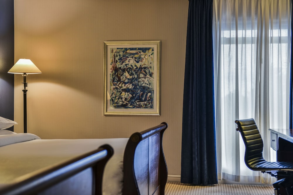 Sheraton Skyline Hotel London Heathrow 32/64