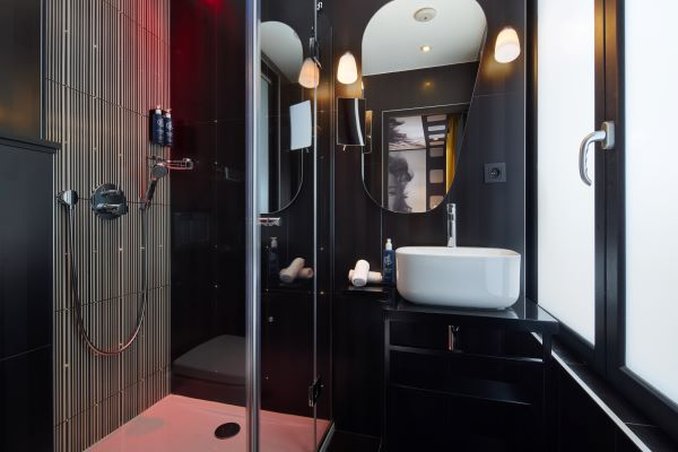 Platine Hotel 51/53
