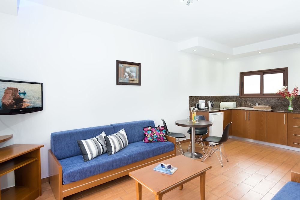 Loutsiana Hotel Apartments 42/63