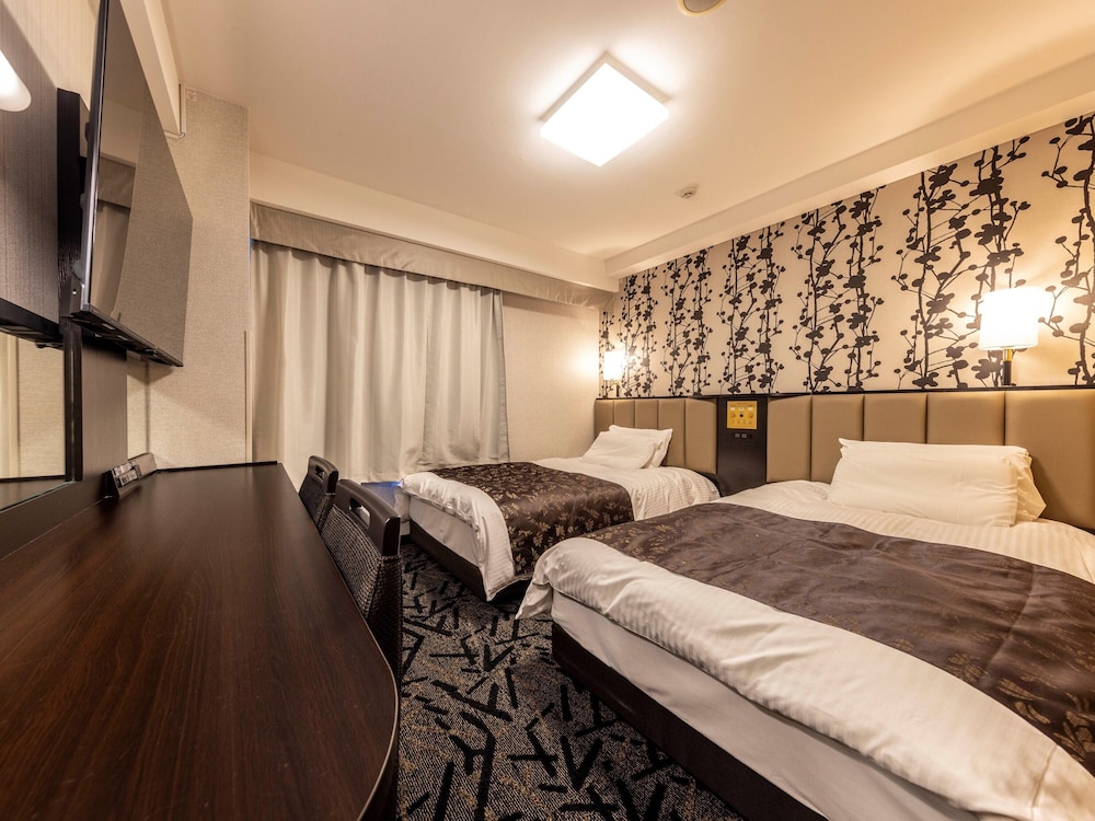 ROOM, TWIN BEDS