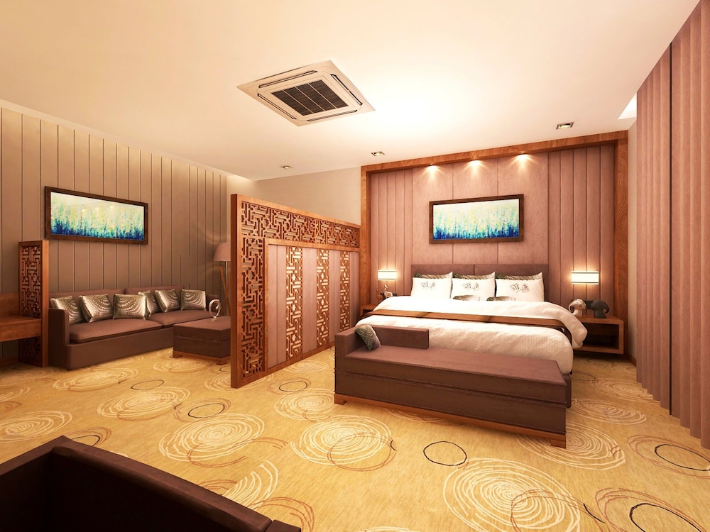 Blu Feather Hotel & Spa 38/69