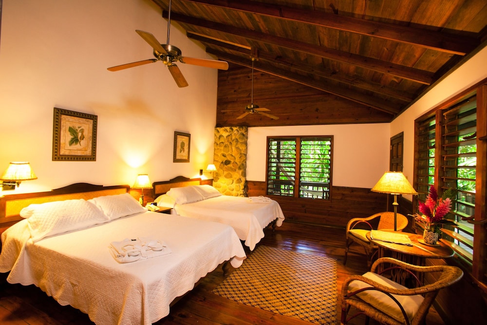 THE LODGE AT PICO BONITO 28/76