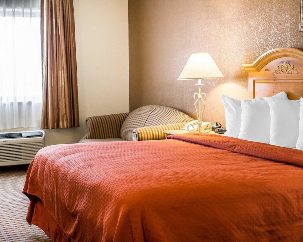 Quality Inn Elyria 10/35
