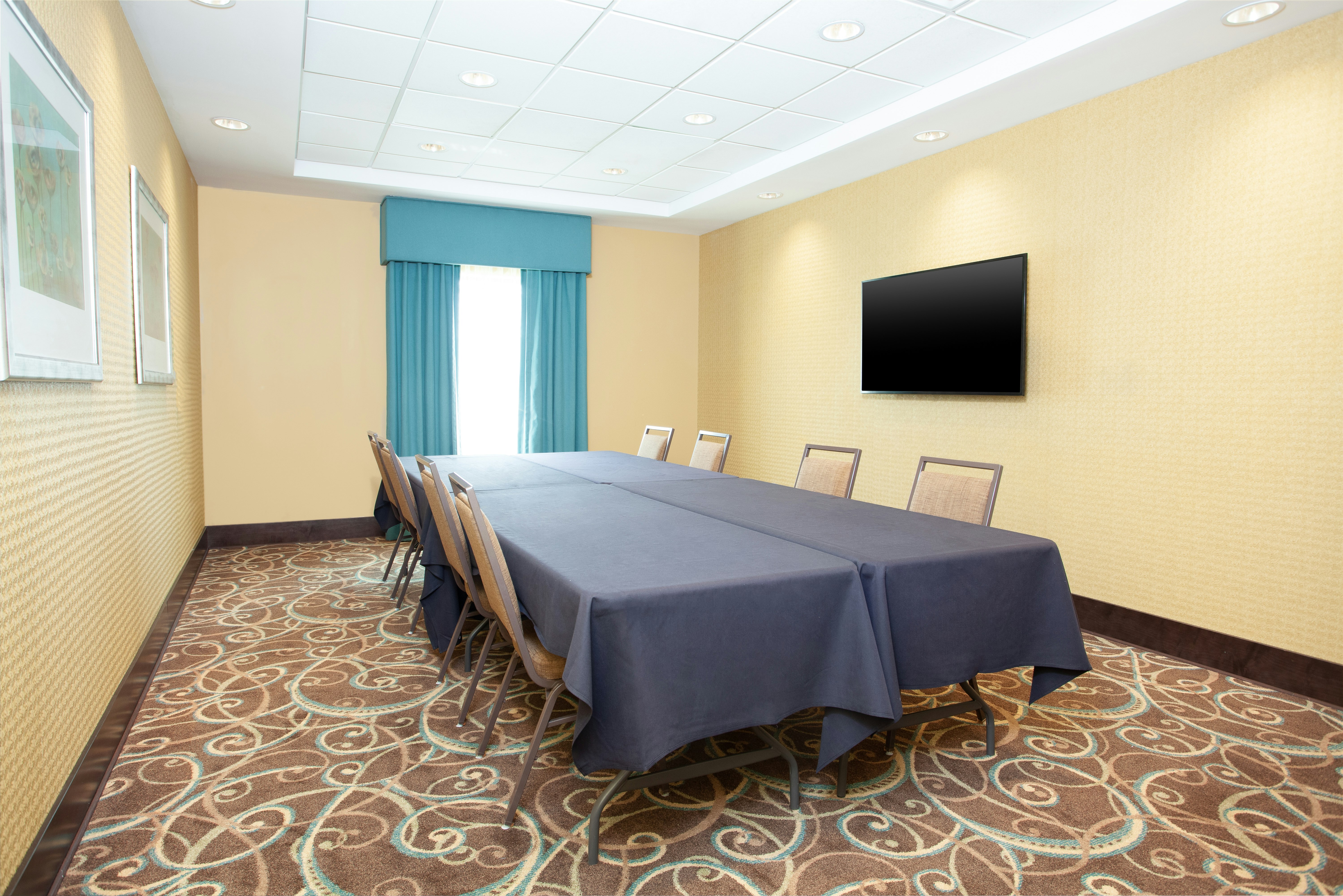 Hampton Inn and Suites Niles Warren OH 72/77