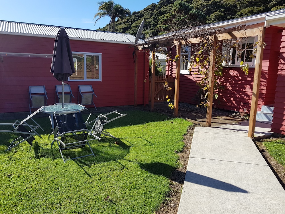 Averill Court Motel 52/63
