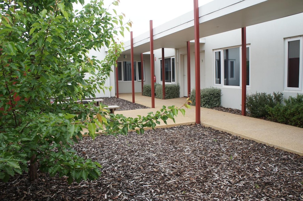 HEYFIELD RAILWAY HOTEL 16/19