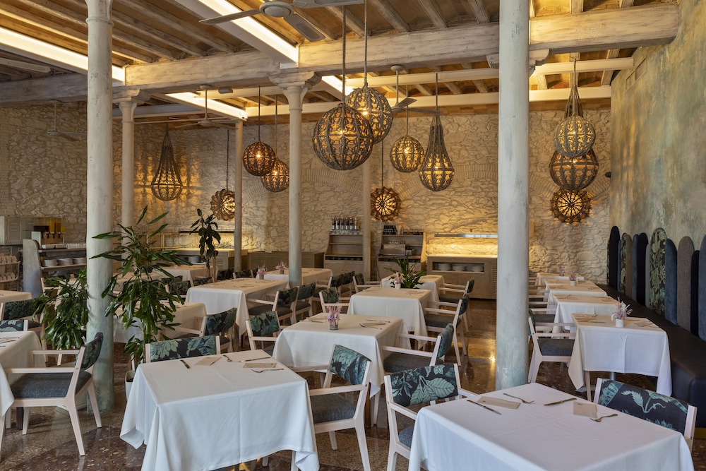 Porto Cristo Hotel 35/48