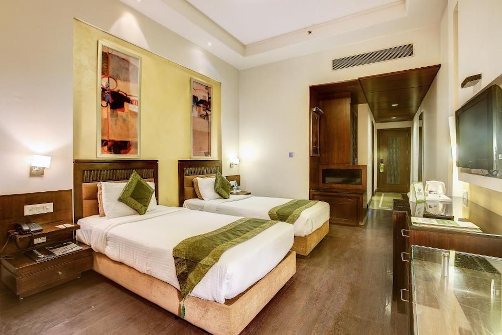 Hotel Western Court Panchkula 15/50