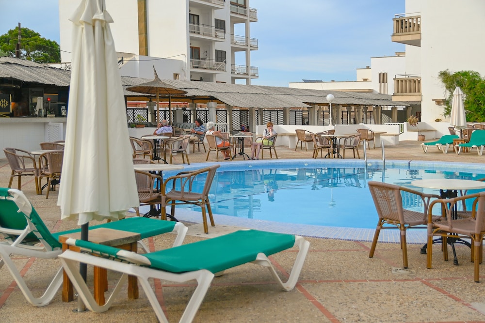Pinos Playa Hotel 40/50