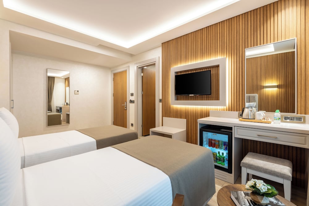 CARINA GOLD HOTEL 42/65