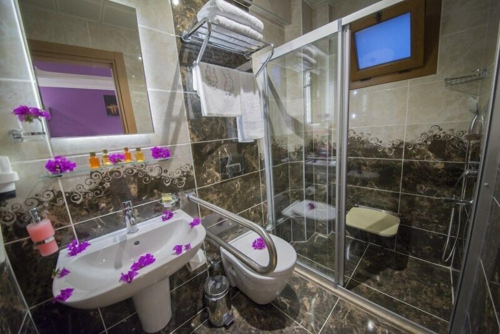 Kayi Hotel 36/44