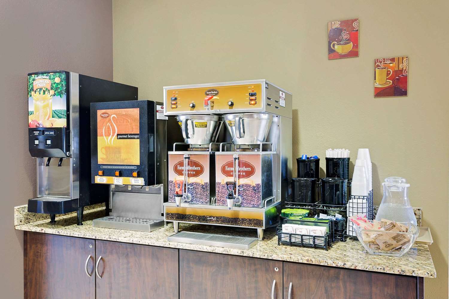 Microtel Inn & Suites by Wyndham Prairie du Chien 4/10