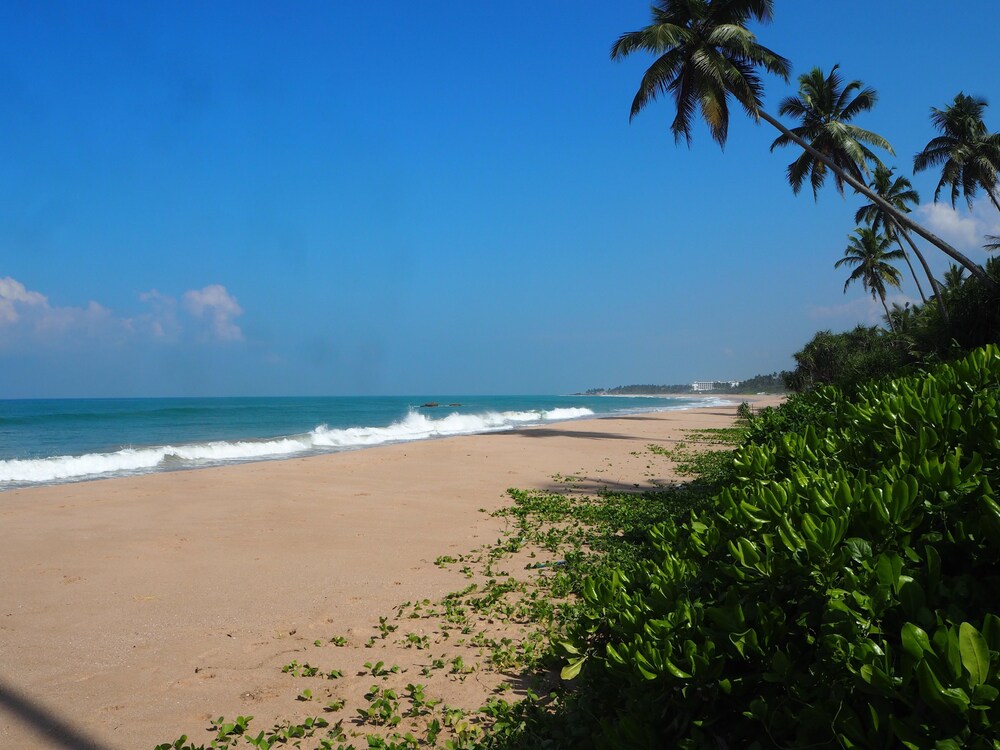 Raja Beach Hotel 47/50