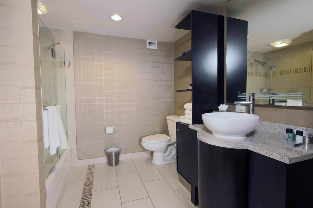 JUNIOR SUITE, KING BED