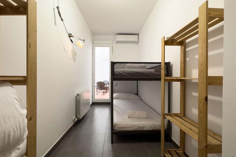 شقة بسرير مزدوج وسرير بطابقين بغرفتي نوم، Animapartments Sants 4/5