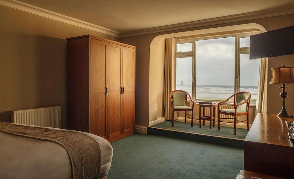 The Sandhouse Hotel and Marine Spa 33/67