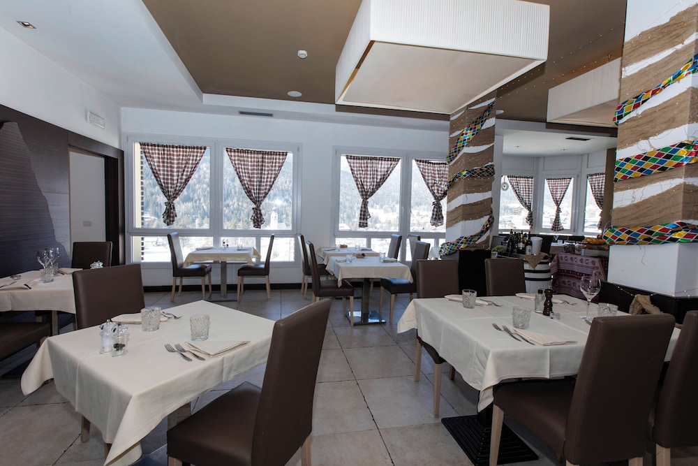 Hotel Antelao Dolomiti Mountain Resort 53/66