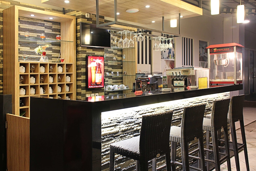 Vega Hotel Gading Serpong 40/65