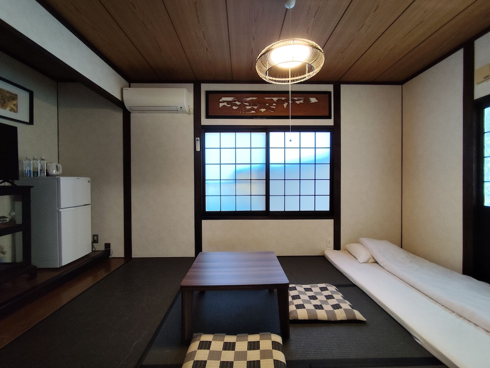 Yufuin Lamp No Yado 32/50