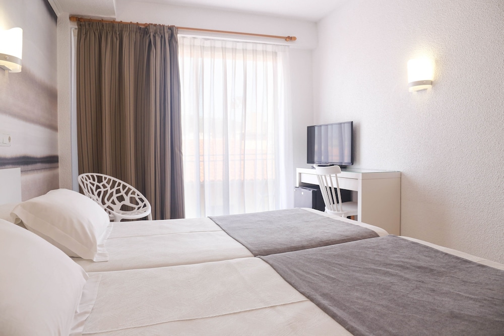 Volga Hotel 26/70
