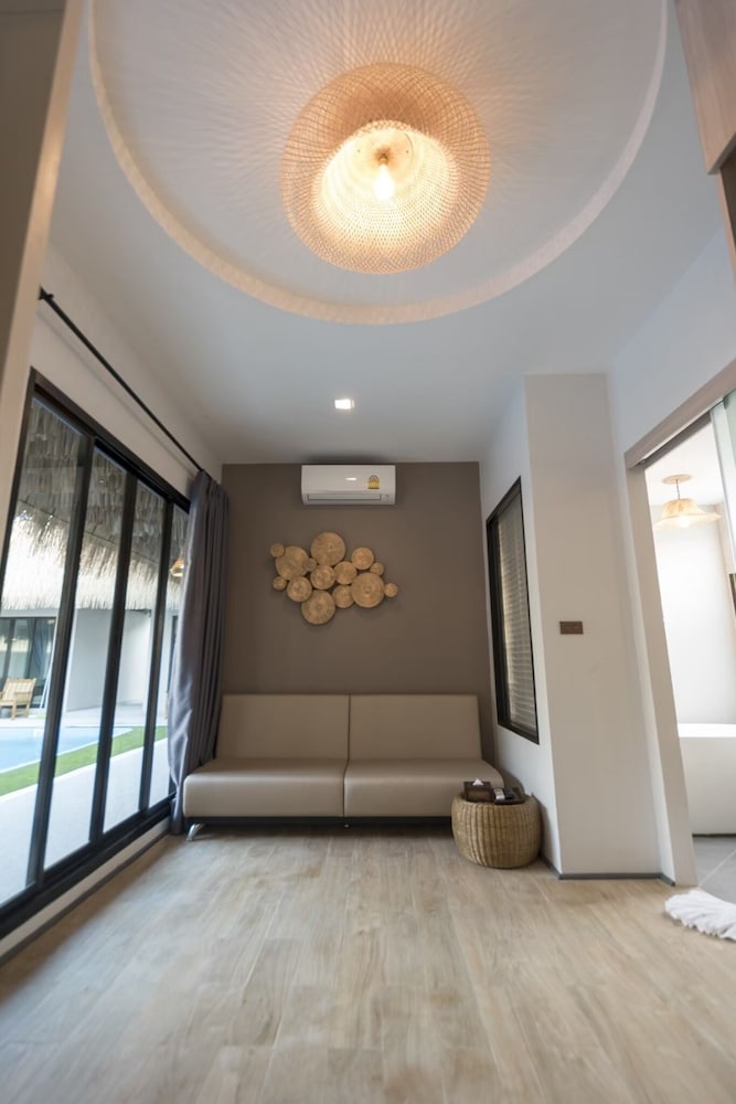 Ozone Villa 7/46