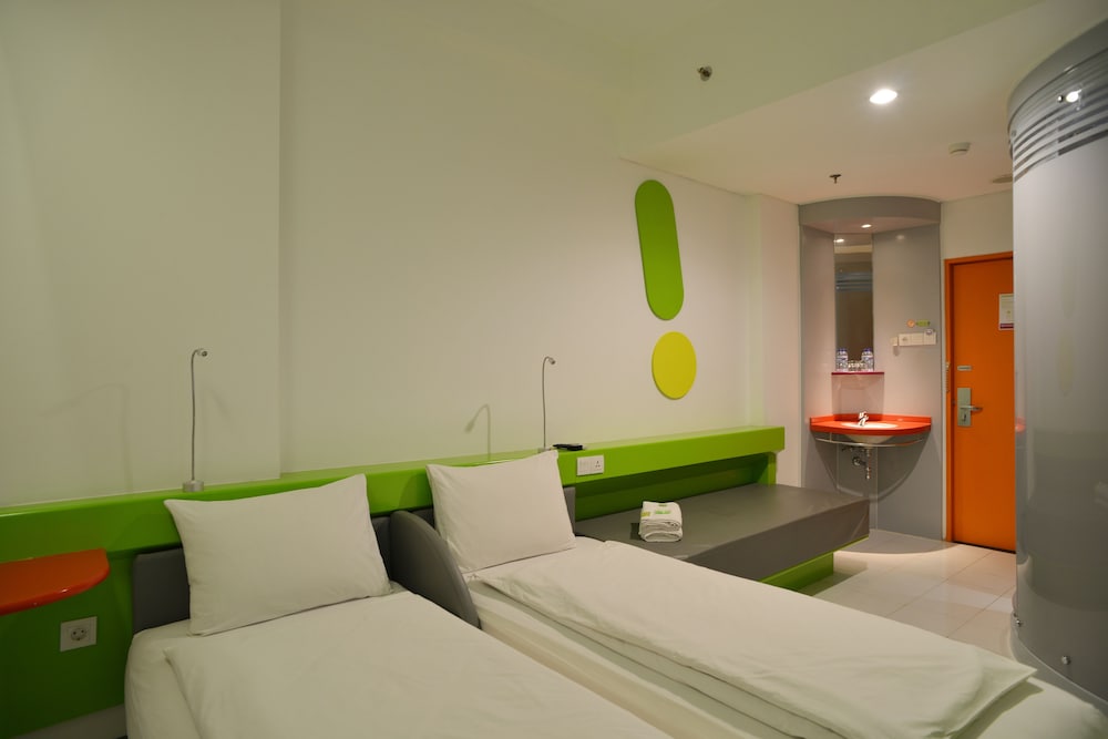 POP! HOTEL TEBET JAKARTA 8/29