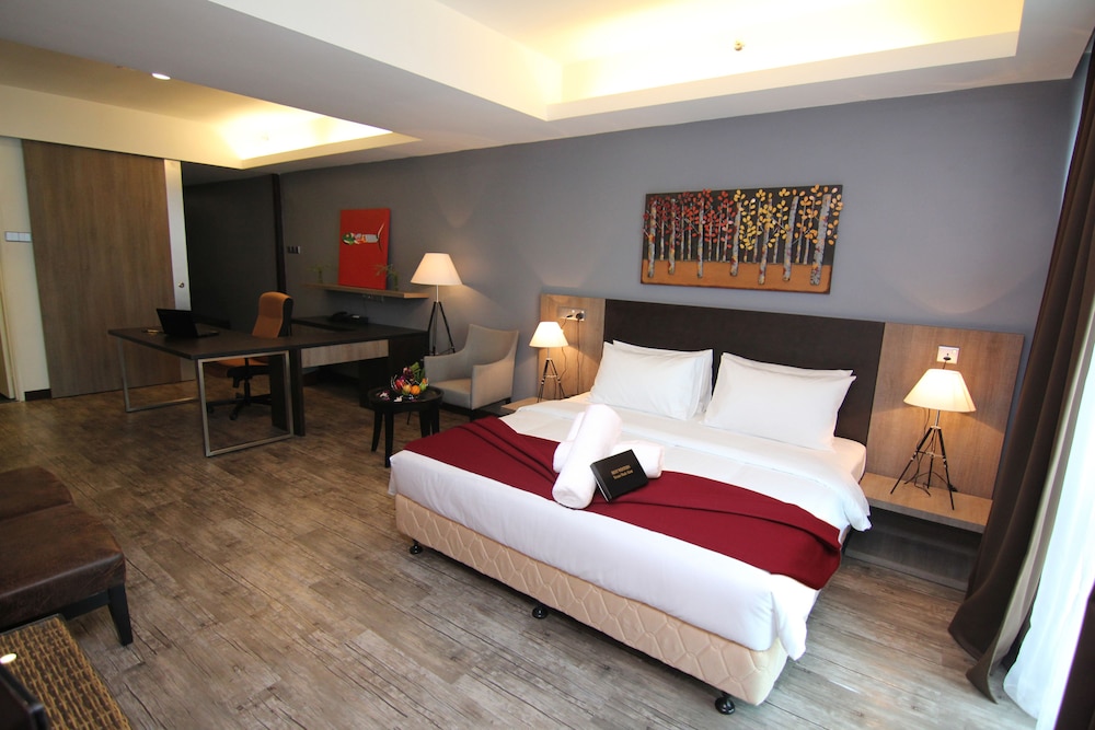 Nexus Regency Suites & Hotel 13/69